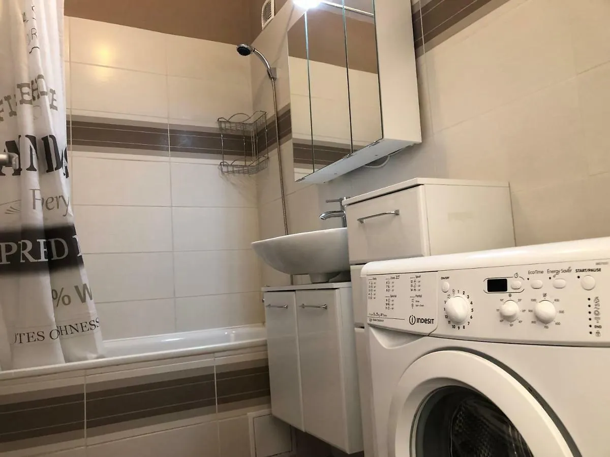 Dave Apartman Szeged 0*,  Ungern