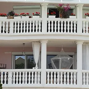Sunny House Apartman